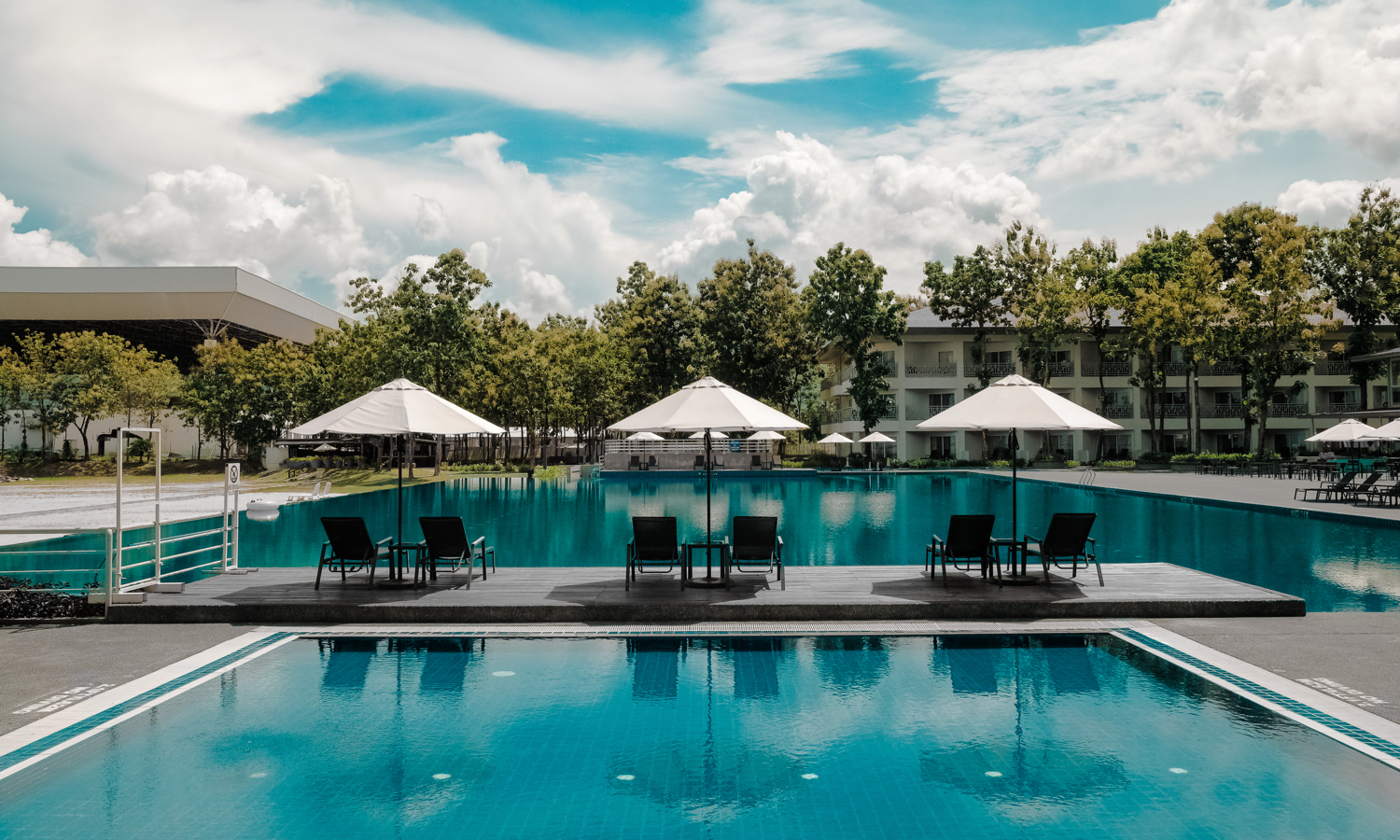 hotel pool during daytime